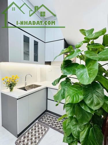 Nhà Đẹp Ở Luôn Ngõ Văn Hương, Đống Đa 21m, 5 tầng, mt 3.5m, giá 4.95 tỷ. - 2