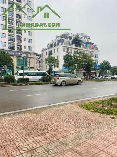 Bán Nhanh Căn Mặt Phố Hồng Tiến Long Biên 140m2 MT9m 66 Tỷ Kinh Doanh Dòng Tiền