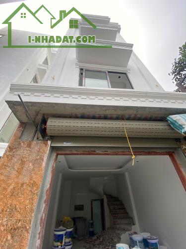 CHÍNH CHỦ BÁN NHÀ 4 TẦNG – 47M2 – 5 PHÒNG NGỦ – Ô TÔ ĐỖ CỬA – SÁT NHÀ VĂN HÓA