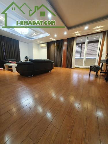 BÁN GẤP TRONG TUẦN - NHÀ MẶT PHỐ LONG BIÊN LÔ GÓC