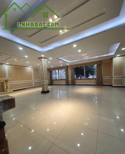 BÁN GẤP TRONG TUẦN - NHÀ MẶT PHỐ LONG BIÊN LÔ GÓC - 2
