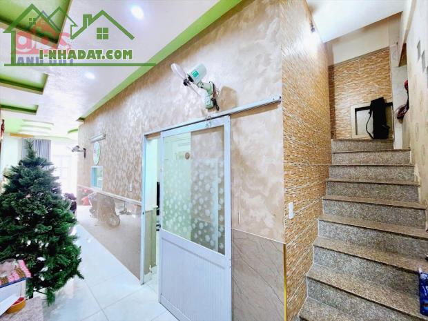 Bán nhà 1 trệt 2 lầu mặt tiền kinh doanh gần Giáo Xứ Lộ Đức, Tân Hòa, Biên Hòa, 82m2.