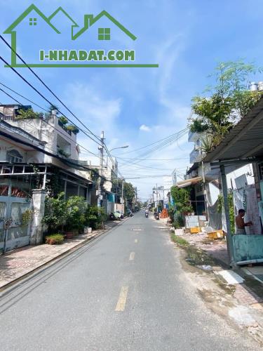 MẶT TIỀN KINH DOANH GẦN CHỢ HIỆP THÀNH QUẬN 12 - HƠN 100M2, NHÀ CẤP 4 CÒN MỚI Ở NGAY -