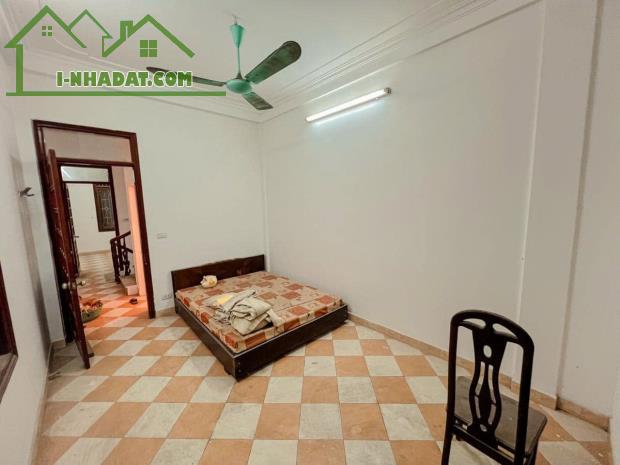 Siêu phẩm lô góc ngõ thông phố Nguyễn Ngọc Vũ quận Cầu Giấy 40m 7.5 tỷ nhà đẹp ở ngay - 2