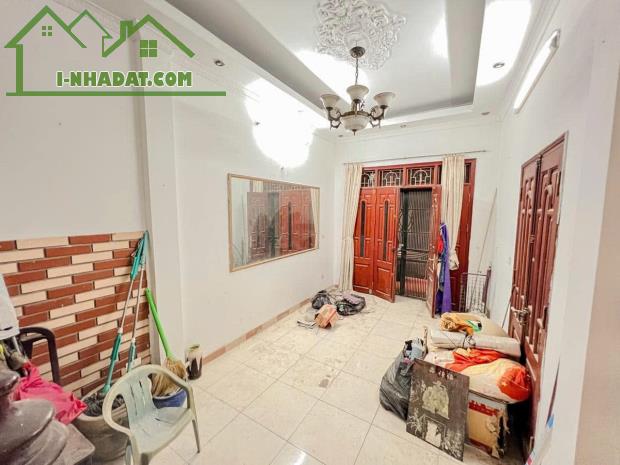 Siêu phẩm lô góc ngõ thông phố Nguyễn Ngọc Vũ quận Cầu Giấy 40m 7.5 tỷ nhà đẹp ở ngay - 1