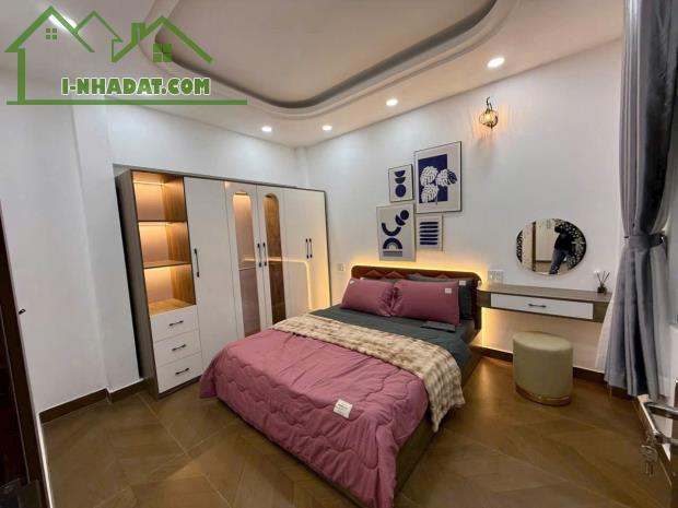 SAU LƯNG EMART, GIÁP BÌNH THẠNH - DƯƠNG QUẢNG HÀM P5, GÒ VẤP