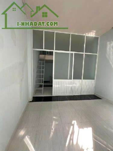 Lạc Long Quân, 32m2, 3 tầng mới đẹp, 30m ra mặt tiền, Chỉ 3,8 tỷ - 2