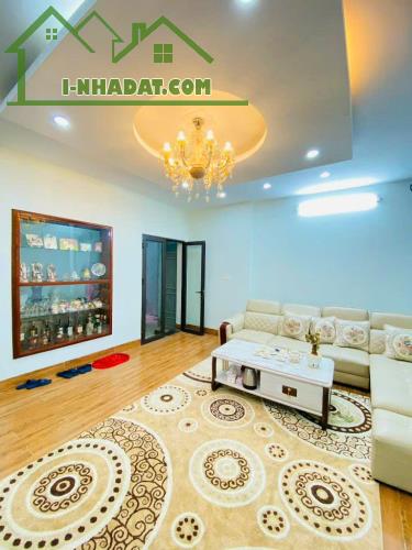 NGỌCTHỤY- NHỈNH 5 tỷ - 40m, 5 tầng, 10m ra ô tô- gần Mipec, ngõ thông ra Hồng Tiến - 4