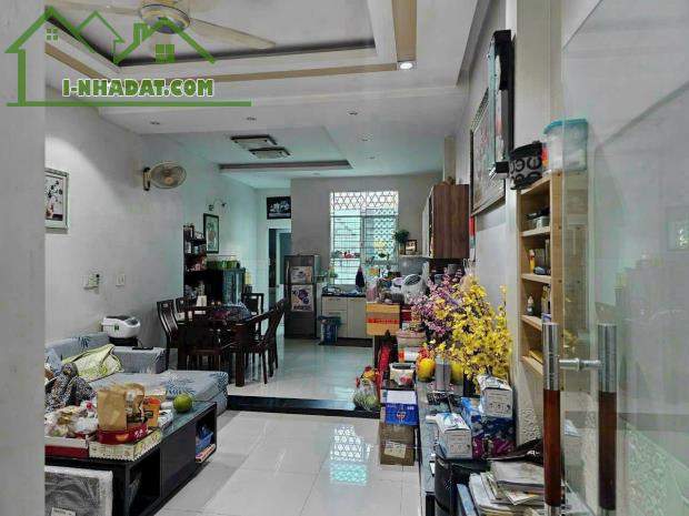 Bán nhà mặt tiền Trương Định, gần VinCom, bệnh Viện Hoàn Mỹ, Biên Hòa, 118m2, giá 13 tỷ.