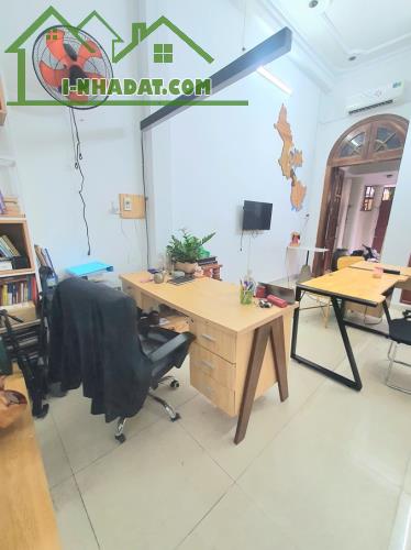 Cho thuê mặt bằng trệt làm văn phòng, shop online giá 12tr - 2