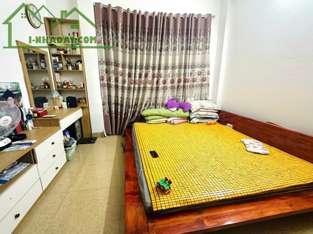 Bán nhà Mặt phố kinh doanh ô tô tránh lô góc thoáng dt 44m² giá 6 tỷ 9.