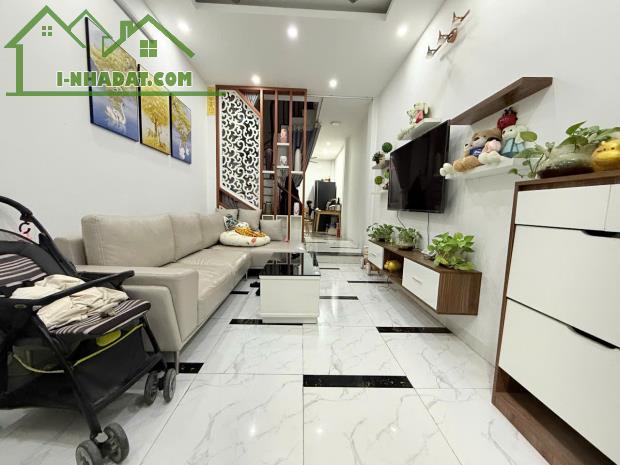 BÁN NHÀ HỒ TÙNG MẬU – 36M2, 5 TẦNG – NGÕ 3,5M, VÀI BƯỚC Ô TÔ 2 LÀN – FULL NỘI THẤT 6 TỶ