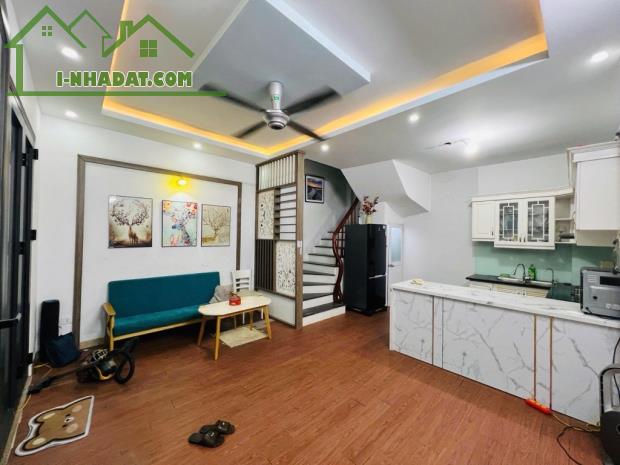Chỉ hơn 8 tỷ có nhà 5 tầng, 38m, ô tô đỗ cổng,  Minh Khai, Hai Bà Trưng, Hà Nội. - 1
