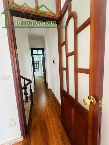 Bán nhà vip  Chiến Thắng, Hà Đông, 40m2, ô tô đỗ cửa chỉ với 9 tỷ, 2 thoáng - 3