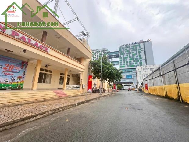 Cho Thuê 1300m2 Lầu 1: 18D Cộng Hoà, Phường 4, Tân Bình - 3