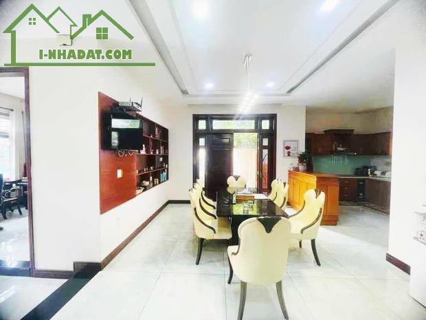 BÁN BIỆT THỰ SÂN VƯỜN RỘNG 3 TẦNG - GĐ1 NAM VIỆT Á - VIEW SÔNG HÀN - 100M RA CHƯƠNG DƯƠNG - 3