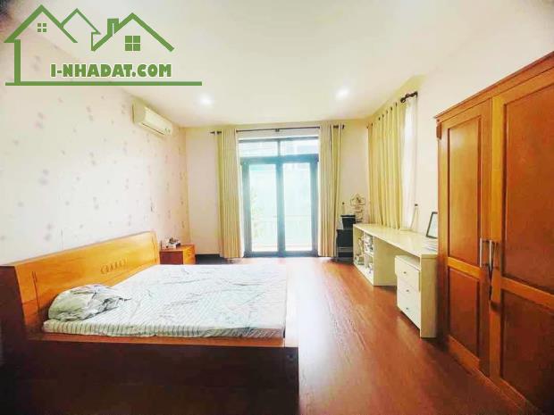 BÁN BIỆT THỰ SÂN VƯỜN RỘNG 3 TẦNG - GĐ1 NAM VIỆT Á - VIEW SÔNG HÀN - 100M RA CHƯƠNG DƯƠNG - 4
