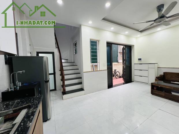 Bán Nhà Phố Đại Mỗ, 33,5m², 5 Tầng, Giá 4 Tỷ