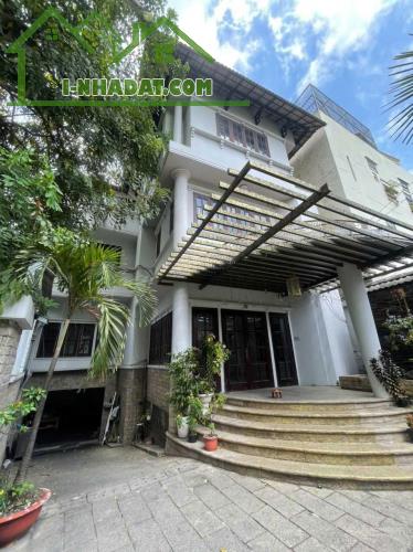 CẦN CHO THUÊ VILLA TRƯƠNG ĐỊNH QUẬN 3 SIÊU ĐẸP