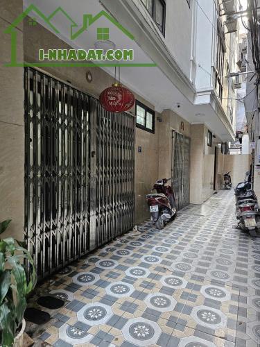 Chủ nhà đi nước ngoài cần bán nhà gấp 30m2 ,5 tầng,nhà đẹp giá nhỉnh 5 tỷ