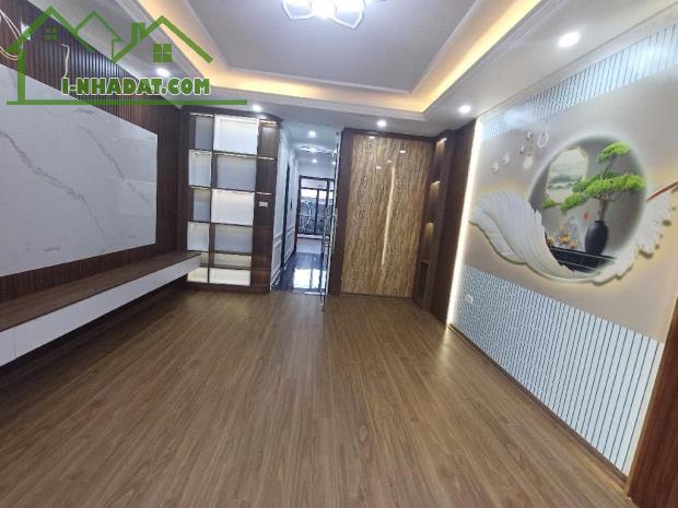 BÁN NHÀ PHÂN LÔ TẬP THỂ ĐẶC CÔNG,MỚI TINH, 6 TẦNG THANG MÁY, GARA Ô TÔ - 2
