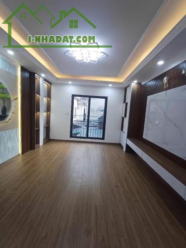 BÁN NHÀ PHÂN LÔ TẬP THỂ ĐẶC CÔNG,MỚI TINH, 6 TẦNG THANG MÁY, GARA Ô TÔ - 3