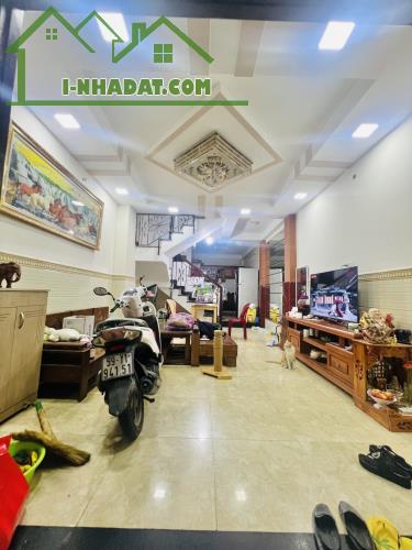 CHỈ 3.3 TỶ - NHÀ NGON, GIÁ TỐT, 10M RA ĐƯỜNG LỚN - CHỦ CẦN BÁN GẤP - PHẠM QUÝ THÍCH - TP - 1