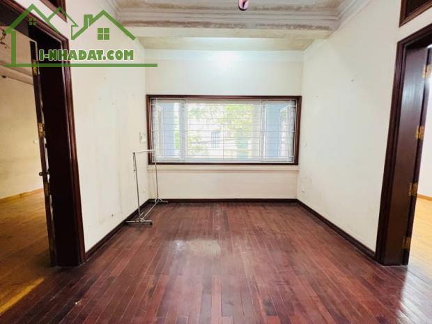 TT B ĐÌNH - VỈA HÈ Ô TÔ TRÁNH - KINH NH SẦM UẤT- MẶT TIỀN KHỦNG - GẦN PHỐ - TIỆN ÍCH NGẬP