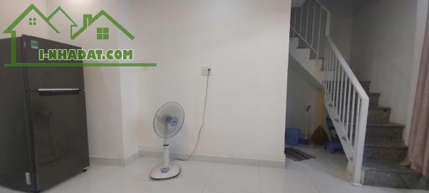 ♥ Nhà 2 mặt kiệt, cách MT Hoàng Diệu 45m, kiệt thông, gần Chợ Mới, 2 tầng, chắc đẹp ở