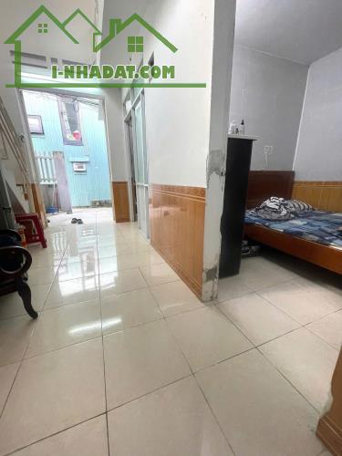 # Nhà sau Lưng MT Lý Thái Tổ, 45m2, 2 tầng, sạch đẹp, 2.35 tỷ - 2