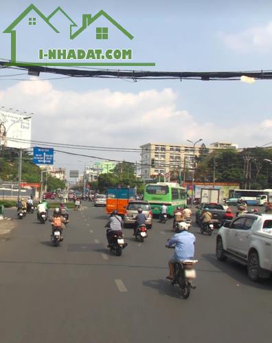 Lô góc 2 mặt tiền Trường Chinh, P.11, TB, 61m2, hai lầu, ko lộ giới, giá 10 tỷ 3.