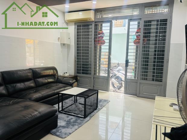 (S376) BÁN CĂN NHÀ NI SƯ HUỲNH LIÊN. TÂN BÌNH. 👉Nhà kết cấu 2 tầng BTCT - Hẻm xe hơi tới - 1
