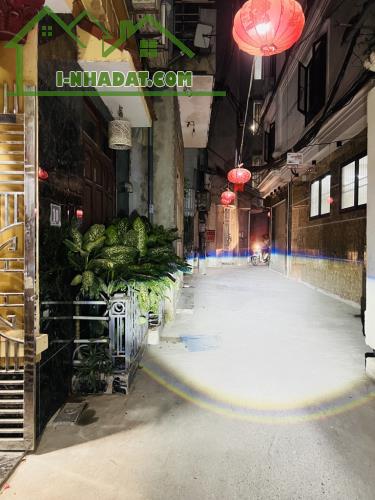 Bán nhanh nhà Tựu Liệt, Tam , Thanh Trì, 41m2, 5 tầng, sổ đỏ, ngõ thông,ô tô qua nhà.