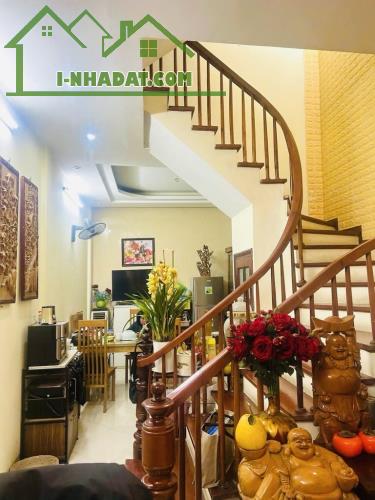 CỰC HIẾM BÁN GẤP NHÀ PHỐ MẠC THỊ BƯỞI - 35m2 - CÁCH PHỐ ĐÚNG 5M - NHÀ DÂN CHẮC CHẮN - 1