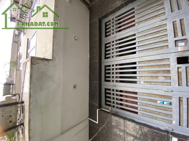 CỰC HIẾM BÁN GẤP NHÀ PHỐ MẠC THỊ BƯỞI - 35m2 - CÁCH PHỐ ĐÚNG 5M - NHÀ DÂN CHẮC CHẮN - 5
