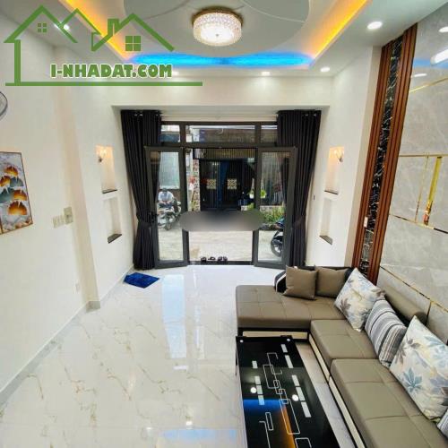 CẦN BÁN GẤP NHÀ 1 TRỆT 1 LẦU 2PN, 2TOILET,BAN CÔNG,HÈM XE HƠI,SỔ HỒNG RIÊNG. - 1