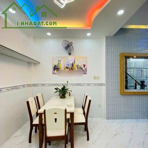 CẦN BÁN GẤP NHÀ 1 TRỆT 1 LẦU 2PN, 2TOILET,BAN CÔNG,HÈM XE HƠI,SỔ HỒNG RIÊNG. - 2