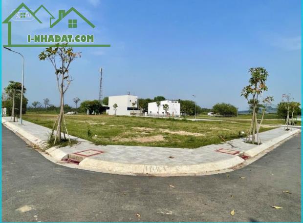 Đất đường Cây Da KDC Tân Phú Trung xây tự do kế bên khu Vin Củ Chi dân cư đông