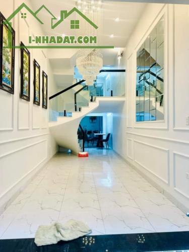 Nhỉnh 6 Tỷ-Nhà Đẹp-Ô Tô Gần-Khu Vực Tây Mỗ-Nam Từ Liêm: 40m x 5 Tầng