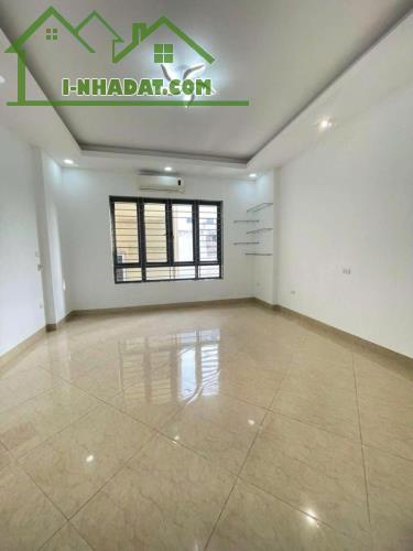 Bán nhà ngọc thuỵ, nhà cách oto 10m, diện tích 30m2 , giá nhỉnh 5 tỉ (tl ) - 5