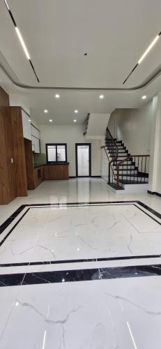 Nhà Đẹp Song Phương DT42*3T Gần Đại Lộ Thăng Long - 2