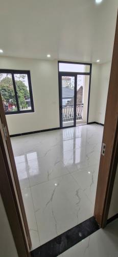 Nhà Đẹp Song Phương DT42*3T Gần Đại Lộ Thăng Long - 1