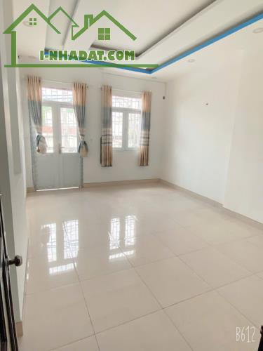 Tân Phú,MT VIP cạnh Đầm Sen, Nhà đẹp 4 tầng,dtsd 280zm2,Kinh doanh đỉnh, giá rẻ - 2