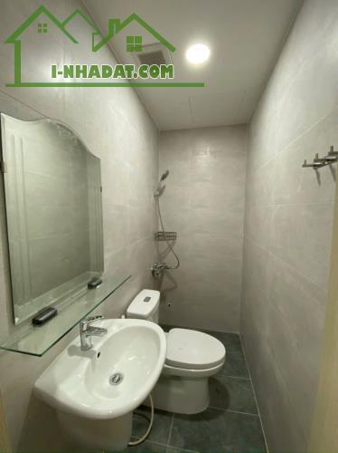 Top nhà rẻ 3.6 x 10m 1 trệt 3 lầu Nguyễn Thị Minh Khai Q1 TP.HCM - 5