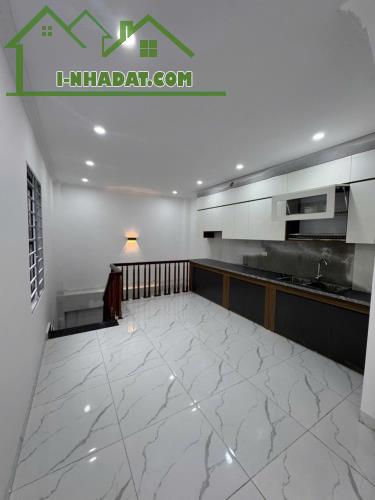 THÊM MỘT SIÊU PHẨM Ô TÔ NGHỈ TRONG NHÀ GẦN NGÃ 3 LẠC THỊ Ngọc Hồi, Thanh Trì, Hà Nội - 1
