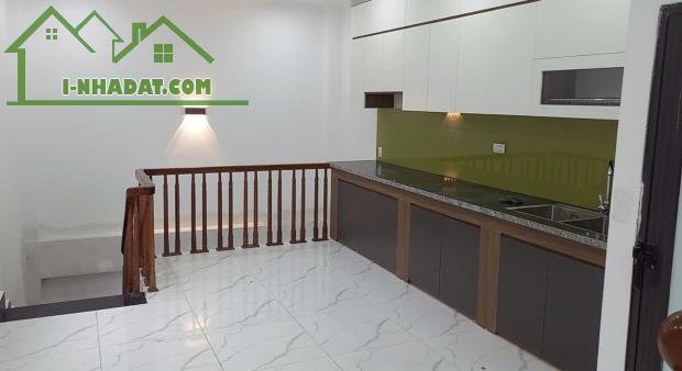 THÊM MỘT SIÊU PHẨM Ô TÔ NGHỈ TRONG NHÀ GẦN NGÃ 3 LẠC THỊ Ngọc Hồi, Thanh Trì, Hà Nội - 2