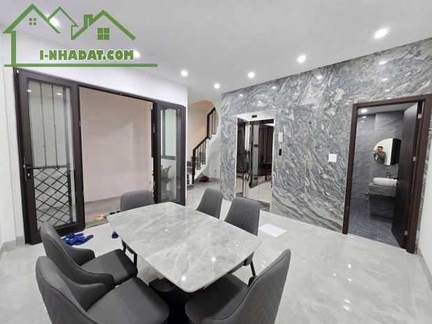 Bán nhanh nhà Ngọc Lâm Long biên 36m 6T MT4m giá 9.15 tỷ thang máy 10m ra mặt ngõ ô tô trá - 1