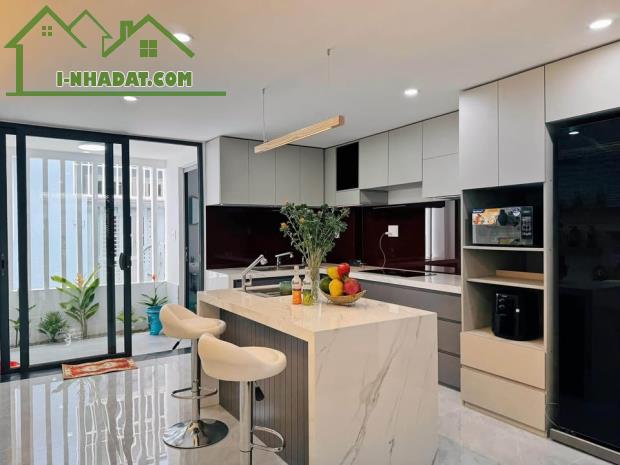 Bán nhà, giá rẻ nhất. Q Tân Phú , Mặt tiền Khuông Việt 4 x 12m. Giá: 8.5 tỷ. - 1