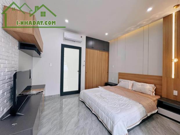 Bán nhà, giá rẻ nhất. Q Tân Phú , Mặt tiền Khuông Việt 4 x 12m. Giá: 8.5 tỷ.