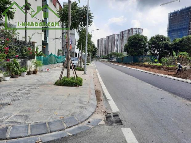 Bán nhà phân lô Ngọc Thụy,KD đỉnh,50M,MT 4M,vỉa hè 3M,ô tô tải tránh nhau.Hơn 13 tỷ - 3